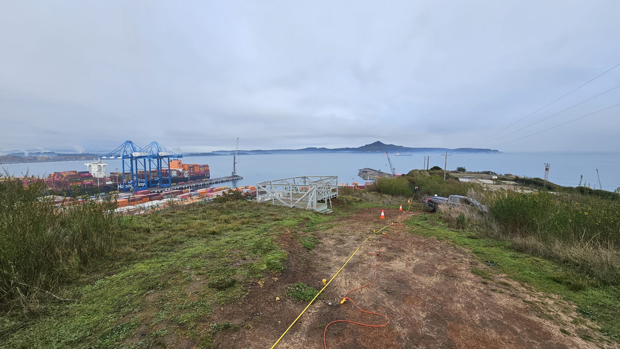 Ensayos ReMi y MASW para caracterización del perfil de Vs en evaluación de estabilidad de taludes del Puerto de San Vicente, Talcahuano.